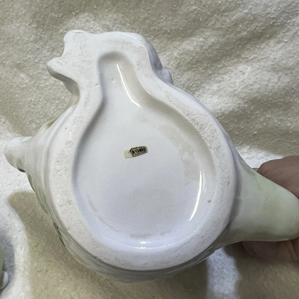 Vintage Taiwan Decorative Bunny In Cabbage Teapot 34‎ oz. Cottage Core